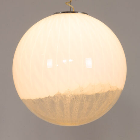 21262 Duża kulista lampa wisząca ze szkła Murano, Włochy 1960-8 Big murano glass globe spherical pendant lamp Italy s scaled