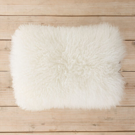 21238 Danish solid teak stool in long hair white sheepskin, 1960s-8 Duński stołek z litego drewna tekowego pokryty długowłosą białą owczą skórą