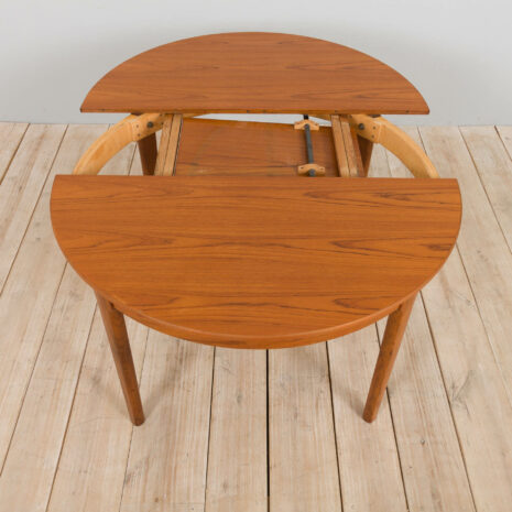 21259 Średniowieczny duński okrągły stół z drewna tekowego z ukrytymi liśćmi, lata 60-te-12 Mid century Danish Round teak extension table with hidden leaves s scaled