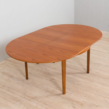 21259 Średniowieczny duński okrągły stół z drewna tekowego z ukrytymi liśćmi, lata 60-16 Mid century Danish Round teak extension table with hidden leaves s scaled