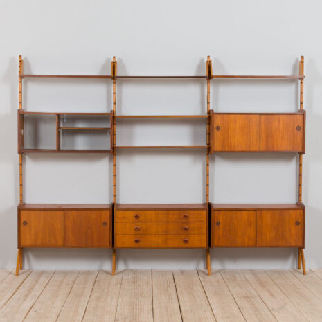 21268 Three bay Teak Ergo Modular Wall Unit with 6 cabinets by John Texmon for Blindheim Møbelfabrikk, 1970s-3 Three bay Teak Ergo Modular Wall Unit with cabinets by John Texmon for Blindheim Mobelfabrikk s scaled