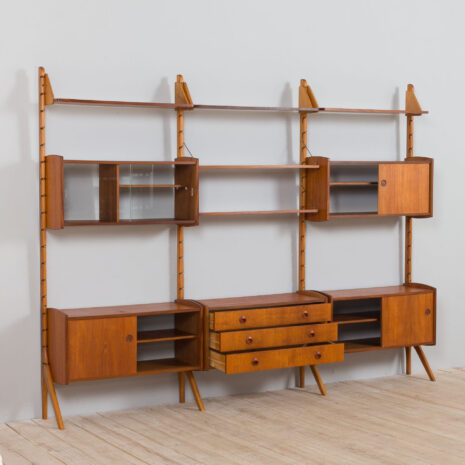 21268 Three bay Teak Ergo Modular Wall Unit with 6 cabinets by John Texmon for Blindheim Møbelfabrikk, 1970s-7 Three bay Teak Ergo Modular Wall Unit with cabinets by John Texmon for Blindheim Mobelfabrikk s scaled