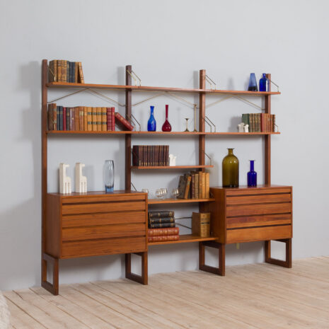 Free standing Cadovius Royal System Shelving Unit in teak by P