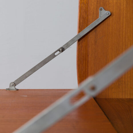 21275 Unité murale ergo 3 baies en teck avec 8 étagères, 3 armoires et -12 bay ergo wall unit in teak with shelves cabinets and scaled