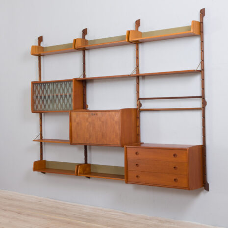 21275 Unité murale ergo 3 baies en teck avec 8 étagères, 3 armoires et -8 bay ergo wall unit in teak with shelves cabinets and scaled