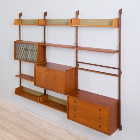 21275 Unité murale ergo 3 baies en teck avec 8 étagères, 3 armoires et -9 bay ergo wall unit in teak with shelves cabinets and scaled