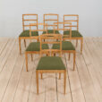 Zestaw duńskich krzeseł do jadalni Fritz Hansen z połowy wieku, wykonanych z szlifowanego dębu, z nową zieloną tapicerką wełnianą. Dania, skala