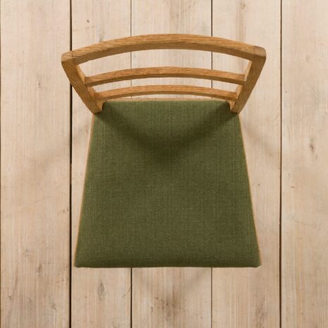 21279 Set of 6 Fritz Hansen Danish mid century dining chairs in sanded oak with new green wool upholstery, Denmark, 1960s-13 Zestaw duńskich krzeseł do jadalni Fritz Hansen z połowy wieku, wykonanych z szlifowanego dębu, z nową zieloną tapicerką wełnianą. Dania, skala