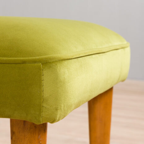 21280 Set of 6 Italian mid century dining chairs in new green velvet, 1960s-3 Zestaw włoskich krzeseł do jadalni z połowy wieku, pokrytych nowym zielonym aksamitem w skali s.