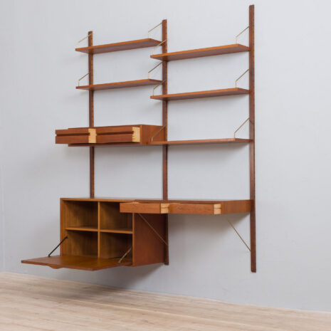 21299 Cadovius 2-wnękowa szafka wisząca z biurkiem-7 Cadovius bay wall unit with a desk scaled