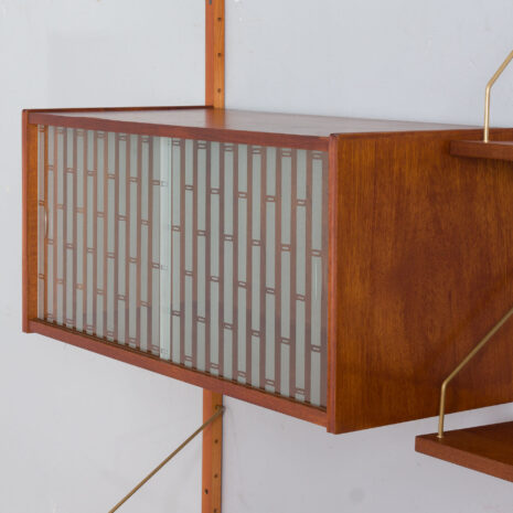 21305 vintage three bay teak wall unit with a desk and 4 cabinets and 5 shelves-10 vintage three bay teak wall unit with a desk and cabinets and shelves scaled