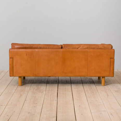 21307 Danish two seater vintage cognac leather sofa in the style of Jørgen Gammelgaard-7 Danish two seater vintage cognac leather sofa in the style of Jorgen Gammelgaard scaled