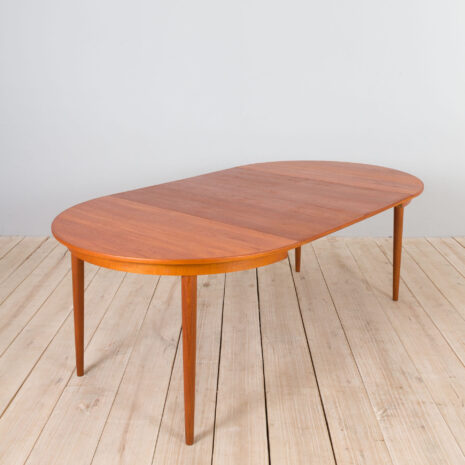 21308 Okrągły rozkładany stół z drewna tekowego z 2 dodatkowymi skrzydłami, Dania, lata 60. Mid century Round teak extension table with additional leaves Denmark s scaled