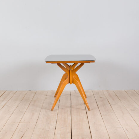 21350 Włoski stół z litego klonu z czarnym szklanym blatem w stylu Ico Parisi-5 Włoski stół z litego klonu z czarnym szklanym blatem w stylu Ico Parisi w skali