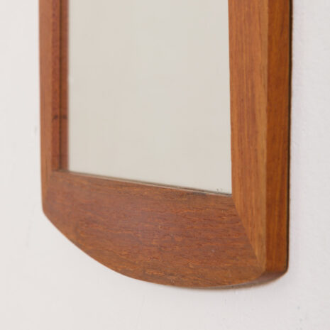 2149 lustro małe w tekowej ramie z konsolką-5 lustro male w tekowej ramie z konsolka scaled