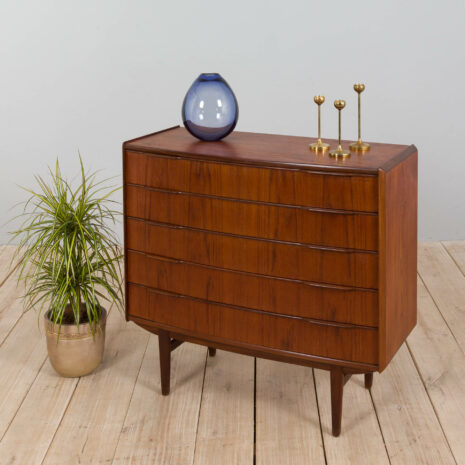 21329 Szeroka duńska komoda z drewna tekowego w stylu mid century modern-1 mid century modern Wide Danish Dresser in teak scaled