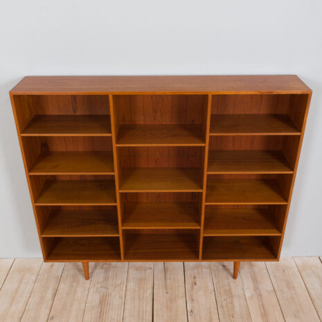 21339 Regał Borge Mogensen z jasnego drewna tekowego, Dania, lata 1960-9 Borge Mogensen bookcase in light teak Denmark s scaled