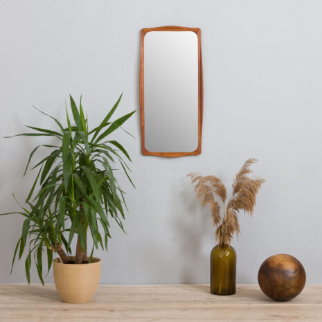 21352 Rzeźbiarskie lustro z drewna tekowego z połowy wieku, Dania, 1960(7) Mid century sculptural teak mirror Denmark scaled