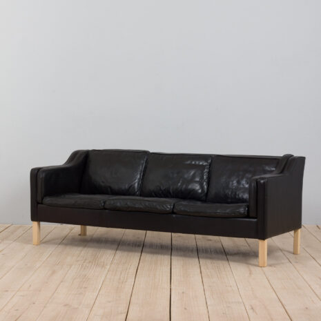 21398 Black leather sofa-2(1) Black leather sofa scaled