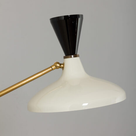 21399 Italian brass floor lamp in the style of Stilnovo -3 Italian brass floor lamp in the style of Stilnovo scaled