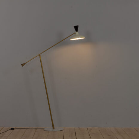 21399 Italian brass floor lamp in the style of Stilnovo -9 Italian brass floor lamp in the style of Stilnovo scaled