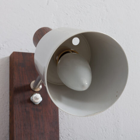 21166 Para palisandrowych kinkietów ściennych Jo Hammerborg z aluminiowymi kloszami, Dania, lata 1960-7 Pair of Jo Hammerborg rosewood wall sconces with aluminium shades Denmark s scaled