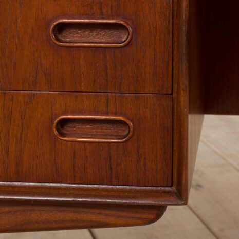 21334 Biurko z drewna tekowego projektu Svenda Aage Madsena dla H.P. Hansen, Dania 1960 -16 Teak Desk By Svend Aage Madsen For H