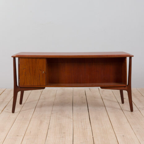21334 Biurko z drewna tekowego projektu Svenda Aage Madsena dla H.P. Hansen, Dania 1960 -8 Teak Desk By Svend Aage Madsen For H