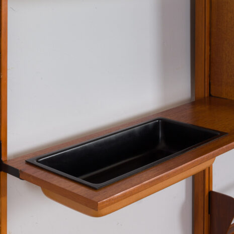 21406 Unité murale norvégienne en teck avec jardinière, 1970-10 Norwegian wall unit in teak with planter s scaled