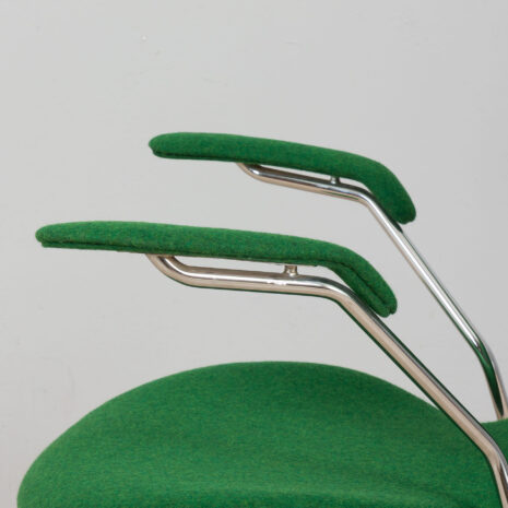 21415 Arne Jacobsen series 7 chair model 3207 with armrests in upholstery, 1970s-9 Arne Jacobsen series chair model with armrests in upholstery s scaled