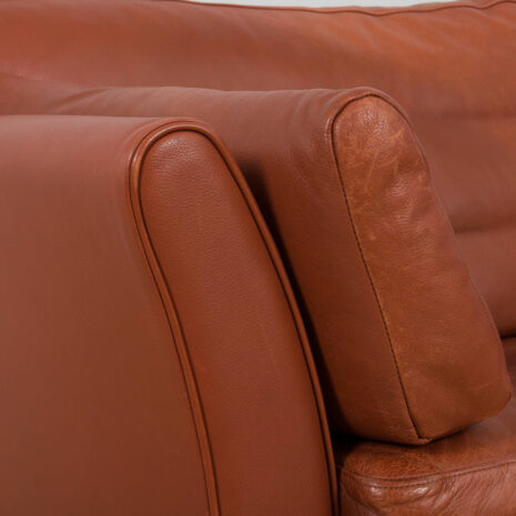 21423 brown leather sofa-10 brown leather sofa scaled