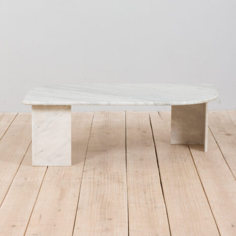 21427 Carrera marble Italian coffee table from the 70s-4 Carrera marble Italian coffee table from the s scaled