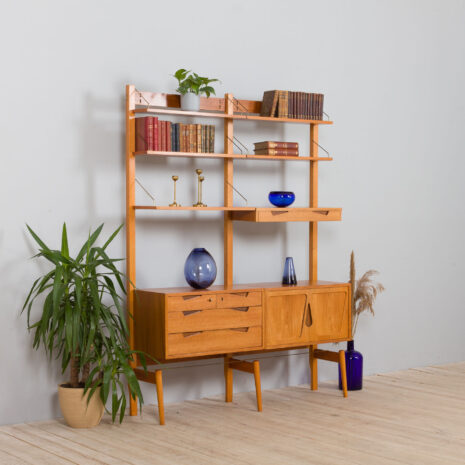 Rival  bay teak wall unit with  cabinets and  shelves by Brodrene Jatogs Norway Kjell Riise s  scaled
