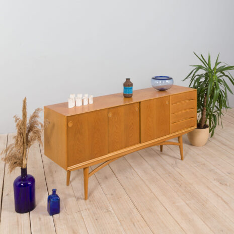 21444 Arne Vodder style wide oak sideboard on light base with 4 drawers-2 Arne Vodder style wide oak sideboard on light base with drawers scaled