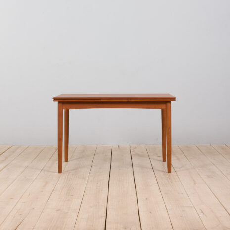 22005 Danish teak dining table extandeble with two hidden leaves-4 Danish teak dining table extandeble with two hidden leaves scaled