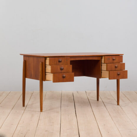 22002 Teak executive desk with 6 drawers, attr. Kai Kristiansen-3 Teak executive desk with drawers attr