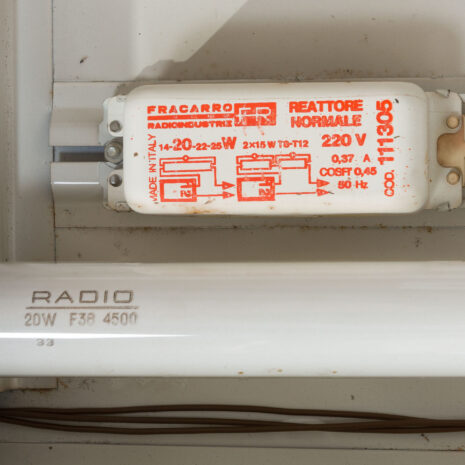 22035 Para nowoczesnych brutalistycznych lamp włoskich-16 Para nowoczesnych, brutalistycznych włoskich lamp w skali