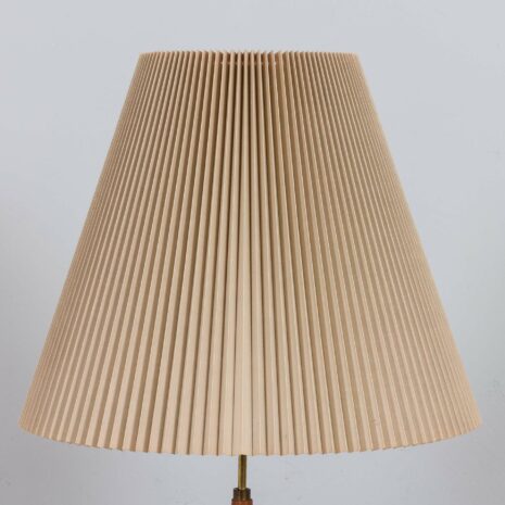 22065 Lampadaire vintage danois en teck dans le style Le Klint-15 Danish vintage floor lamp in teak in Le Klint style scaled
