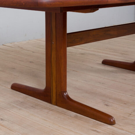 22069 Vintage Danish rosewood oval extension table with two leaves, Skovby 1960s-10 Vintage Danish rosewood oval extension table with two leaves Skovby s scaled