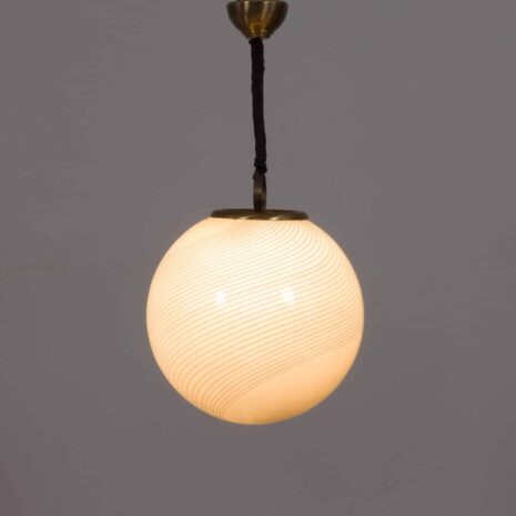 22048 Italian Murano glass swirl pendant lamp with brass details, 1960s-5 Italian Murano glass swirl pendant lamp with brass details s