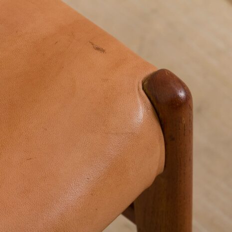 22076 4 krzesła z zielonym obiciem-12 krzesla z zielonym obiciem