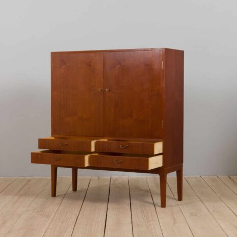 22110 Thorald Madsen Danish teak linen cabinet, Denmark 1950s-4 Thorald Madsen Danish teak linen cabinet Denmark s