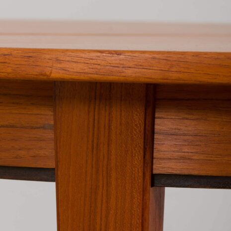 22112 Okrągły stół z drewna tekowego model 55 firmy Omann Jun 3 dodatkowe skrzydła, lata 1960-33 Okrągły stół z przedłużeniem z drewna tekowego, model Omann Jun, dodatkowe blaty s