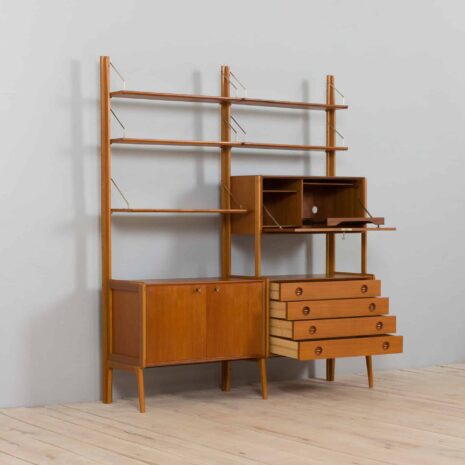 22124 Scandinavian 2 bay teak wall unit with a bar cabinet and brass details kleppen ingolf boben-6 Scandinavian bay teak wall unit with a bar cabinet and brass details kleppen ingolf boben