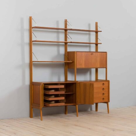 22124 Scandinavian 2 bay teak wall unit with a bar cabinet and brass details kleppen ingolf boben-8 Scandinavian bay teak wall unit with a bar cabinet and brass details kleppen ingolf boben