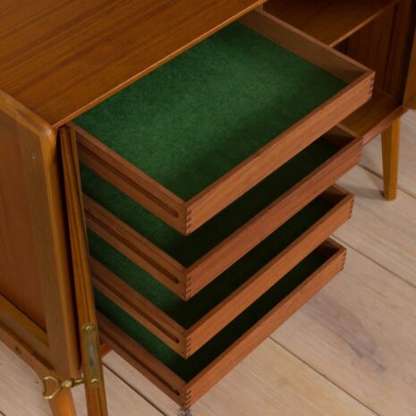 22124 Scandinavian 2 bay teak wall unit with a bar cabinet and brass details kleppen ingolf boben-9 Scandinavian bay teak wall unit with a bar cabinet and brass details kleppen ingolf boben