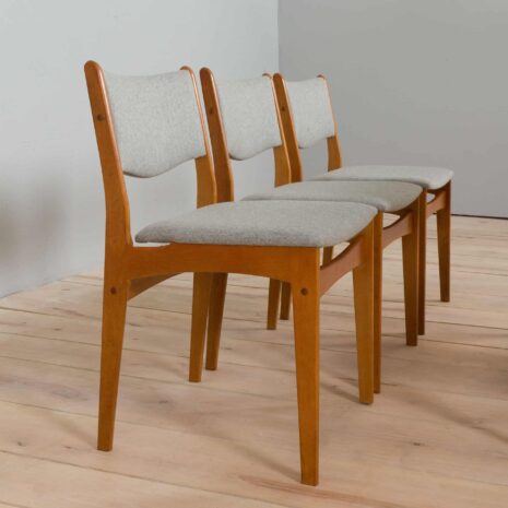 22140 Set of 6 oak dining chairs by Uldum Mobelfabrik in grey wool upholstery, Denmark 1960s-2 Set of oak dining chairs by Uldum Mobelfabrik in grey wool upholstery Denmark s