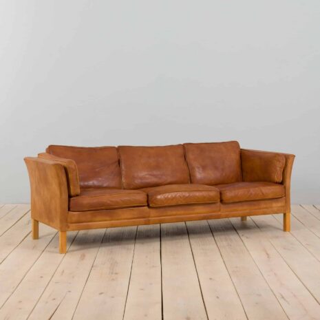 22187Mogens Hansen mid century cognac aniline buffalo lather sofa, Denmark 1970s(4) Mogens Hansen mid century cognac aniline buffalo lather sofa Denmark s