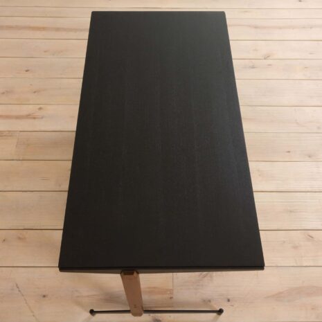 21357 Włoskie wolnostojące biurko vintage z drewna tekowego z czarnymi metalowymi wspornikami, 1960-12 Italian vintage free standing teak desk with black metal supports s