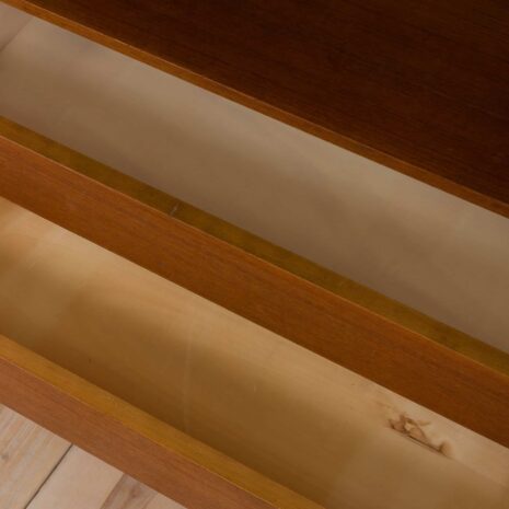 22114 unité murale italienne autoportante en teck avec une armoire par AV Arredamenti Contemporanei-12 italian freestanding teak wall unit with a wardrobe by AV Arredamenti Contemporanei